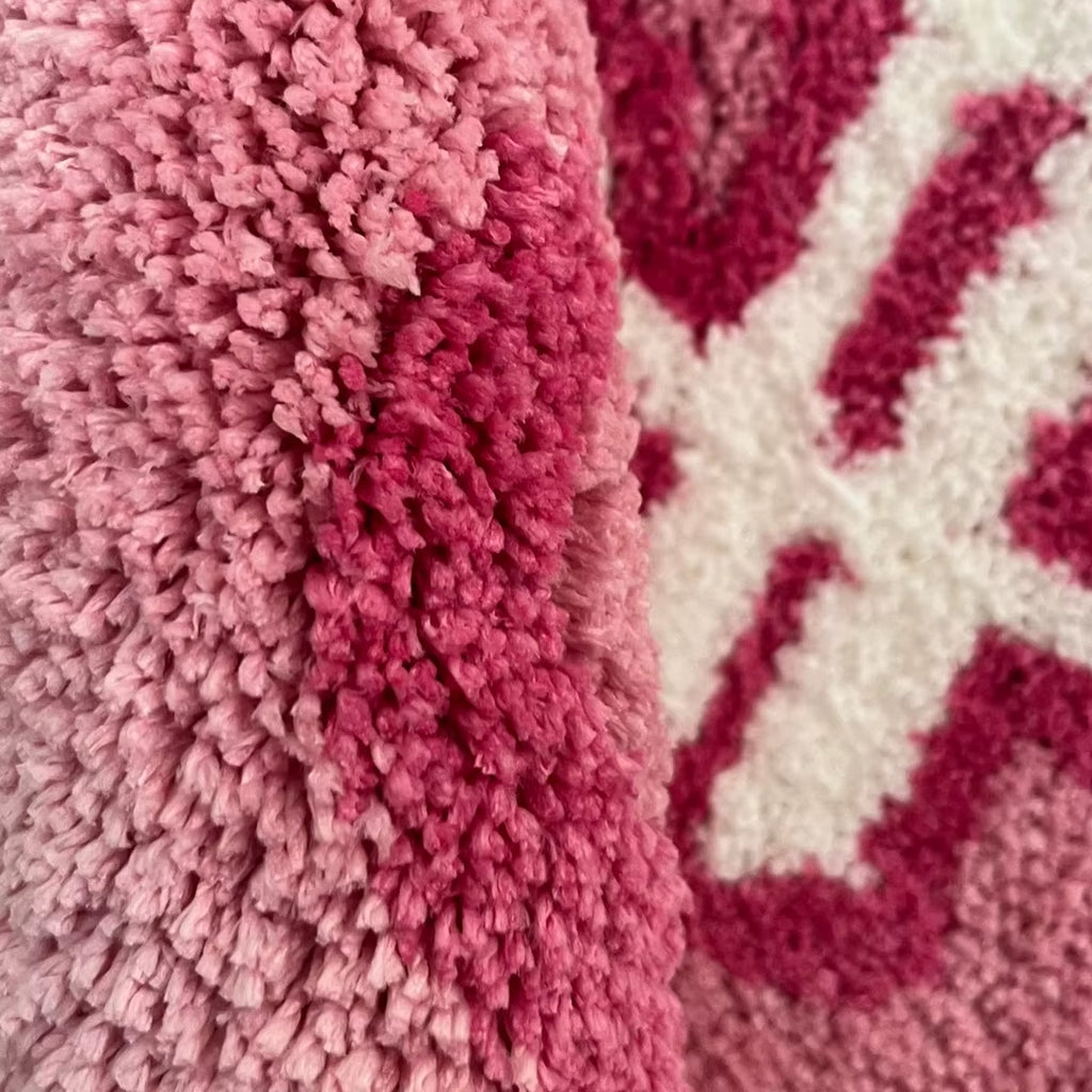 Transform your space with our adorable Wallet Shape Tufted Rug! 🌸 Perfect for a pink girl’s room, this handmade anti-slip carpet adds a trippy touch to any bedroom or living area. Elevate your home decor today! 🏡✨