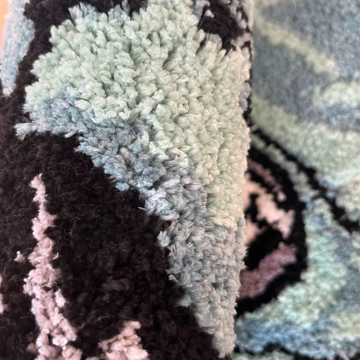 Enthusiast Racing Car Tufted Rug - Soft, Absorbent Anti-Slip Floormat for Sofa and Entrance