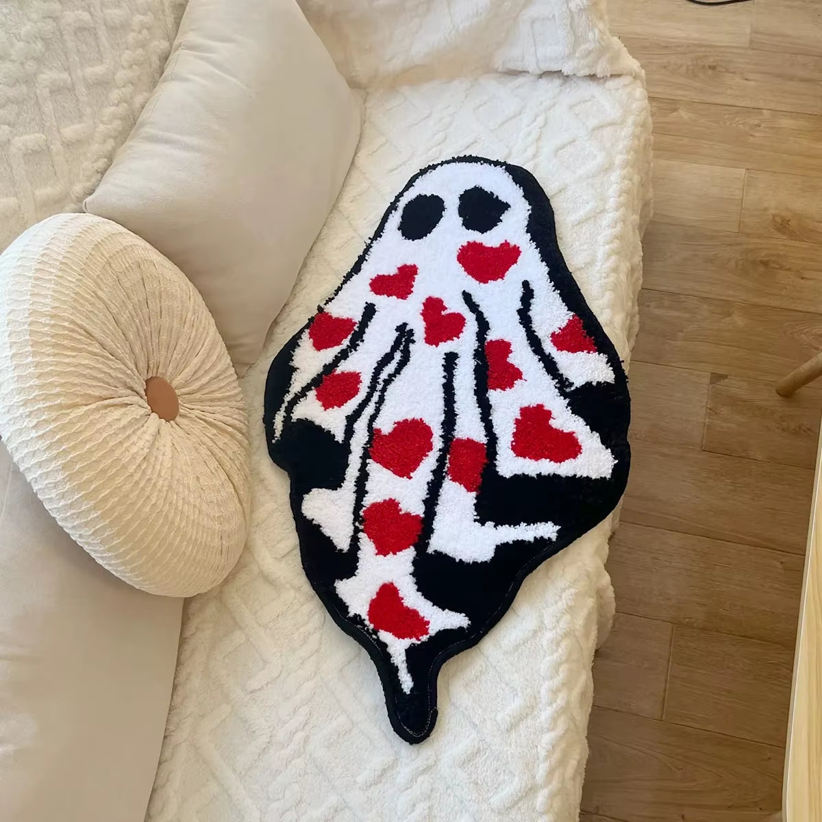 Spookify Your Space with Our Adorable Handmade Tufted Heart Ghost Rug! Perfect for Halloween Vibes! 🖤👻✨ #HomeDecor #Halloween #CozyVibes