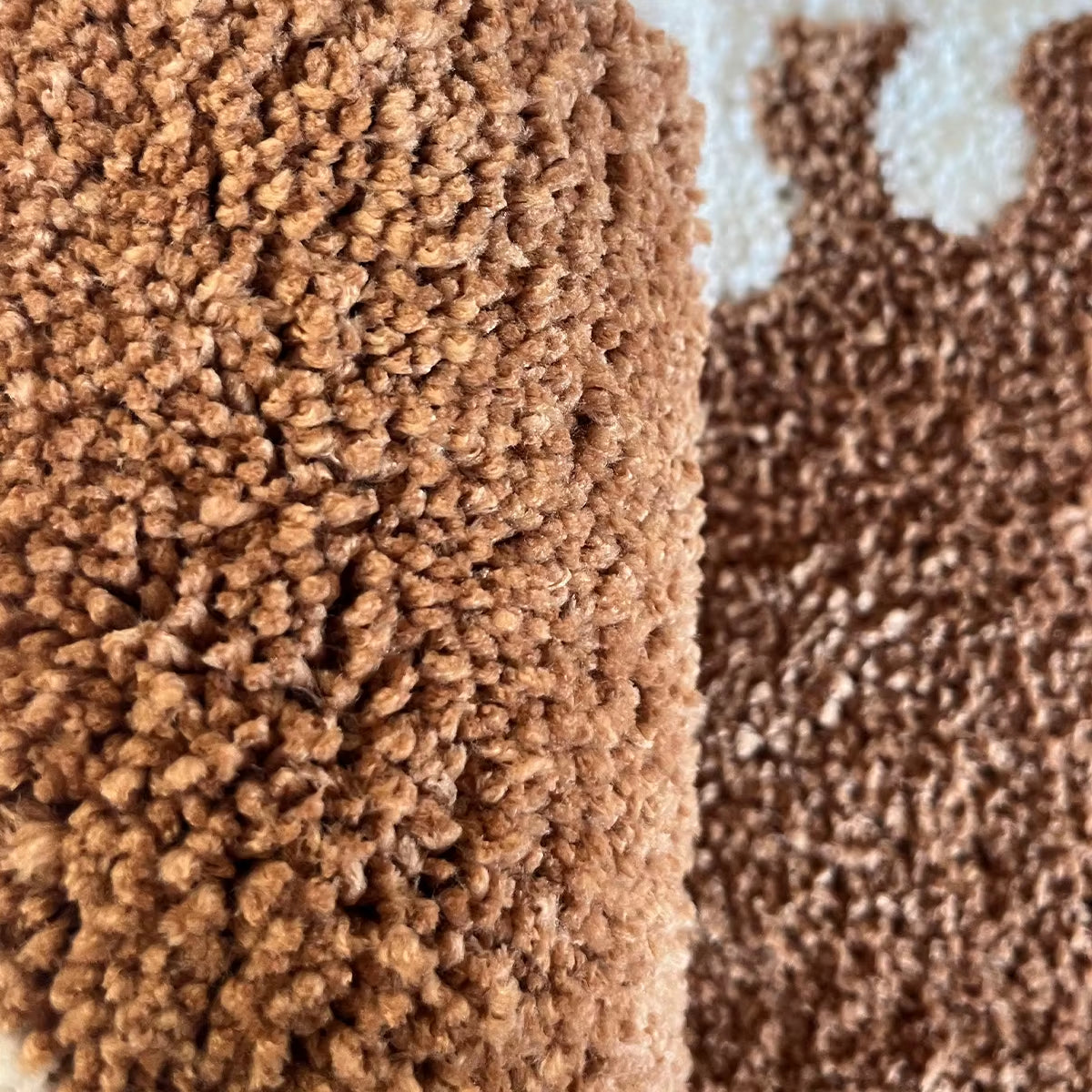 Transform your space with our cozy Football Tufted Rugs! Perfect for your bedroom, living room, or as a stylish doormat. Soft, fluffy, and oh-so-comfy! 🏈✨ #HomeDecor #RugLove